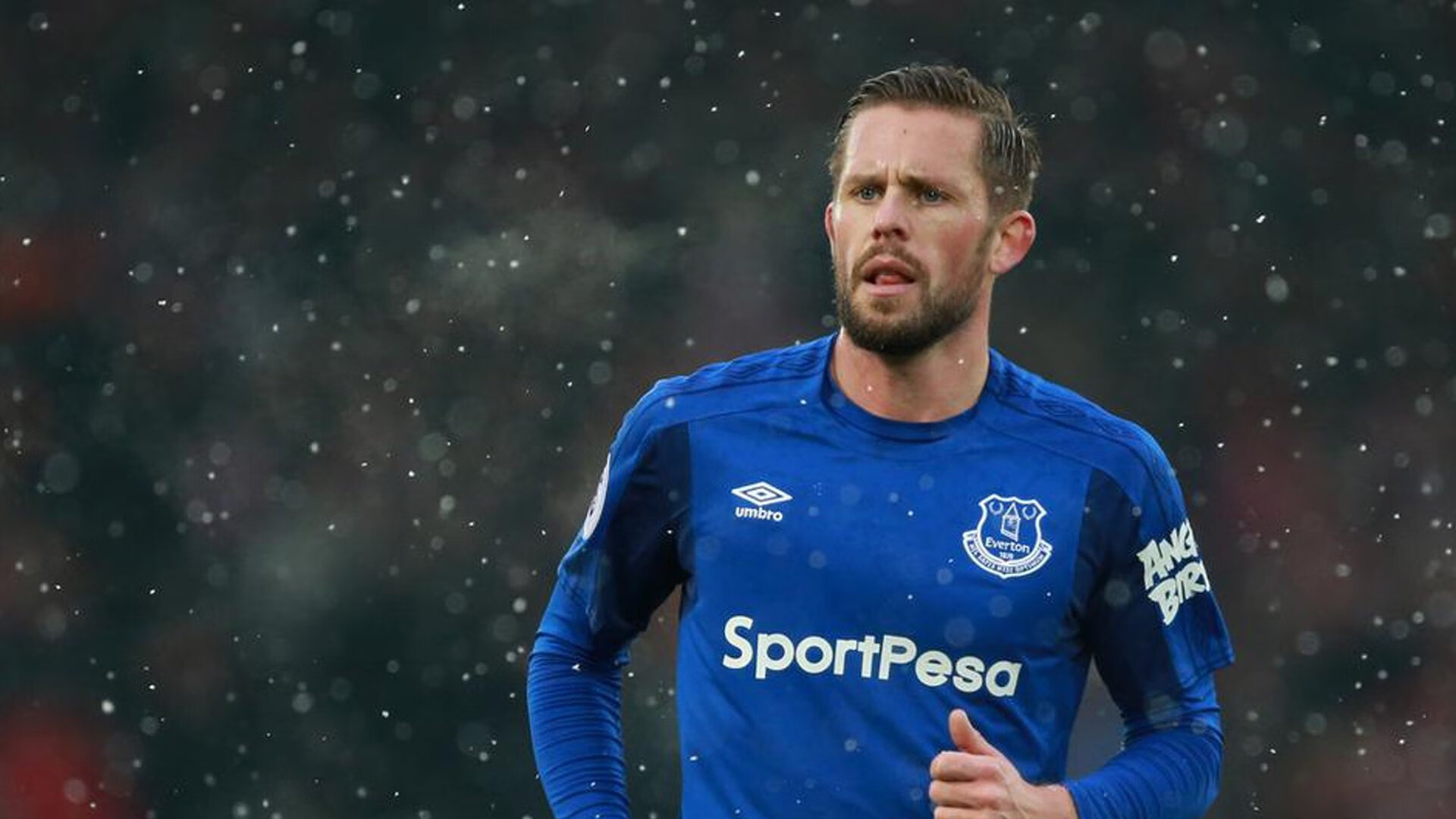 _赛事高潮:关键时刻的神奇表现令人震撼_,形容比赛到了高潮的成语