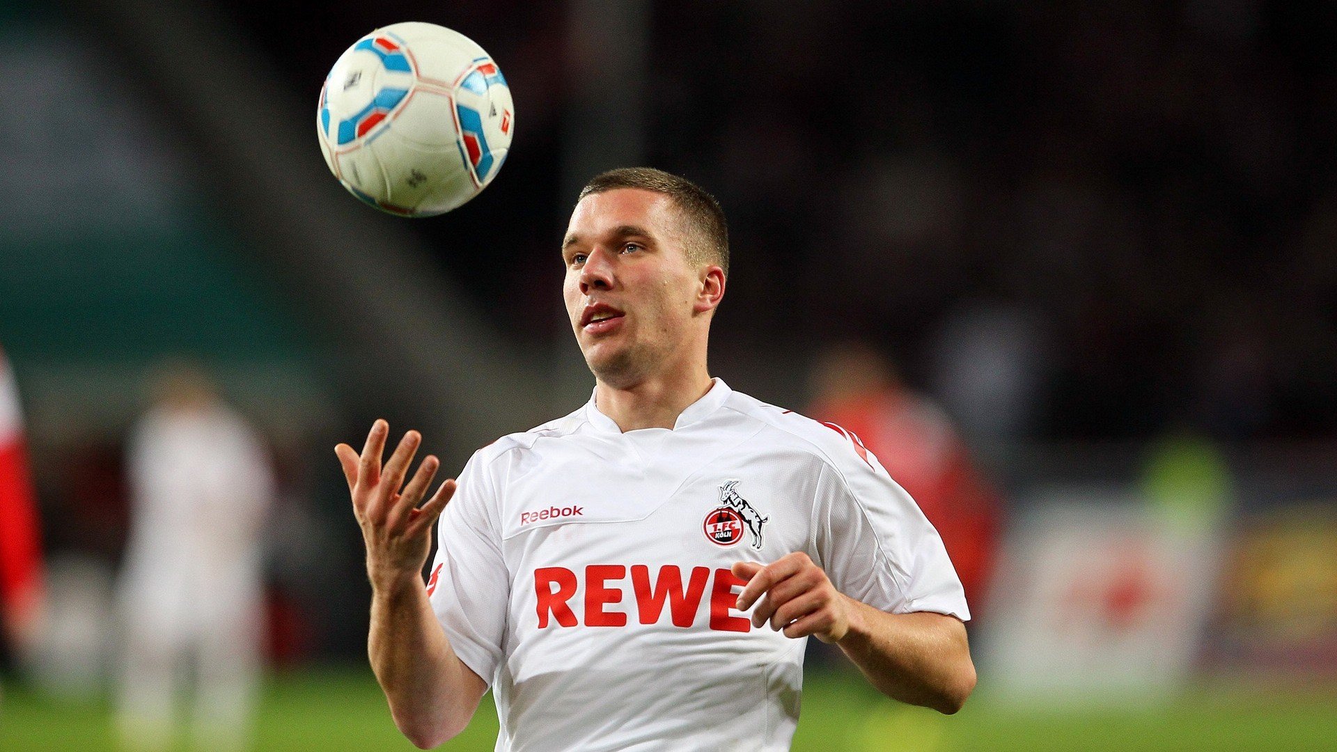 在季后赛对阵勇士的比赛中，蒂伊用完美的挡拆配合带来多次空切得分！