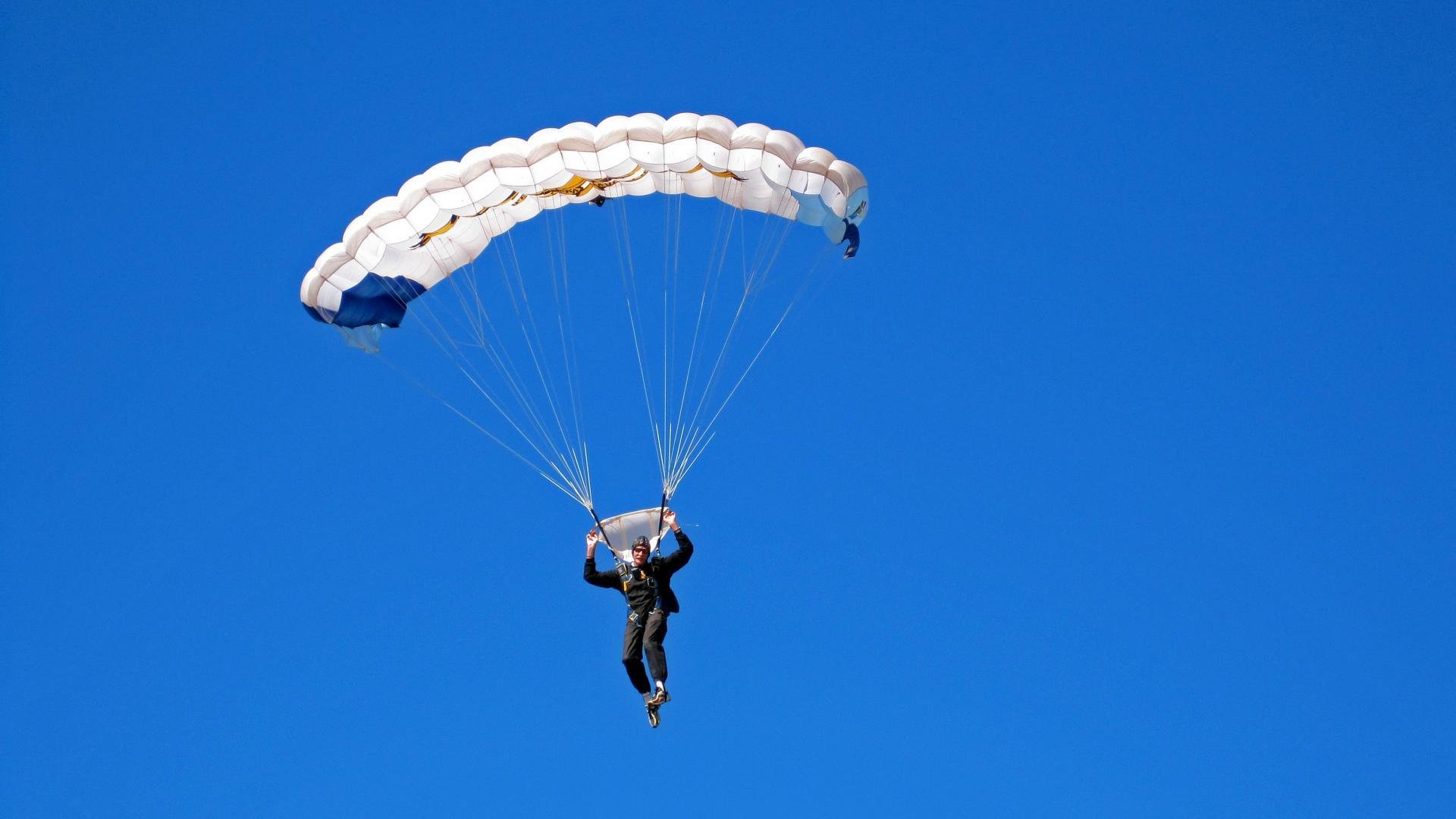 开云体育登陆入口-大型铁人70.3赛，速度与耐力的极限考验，kod7铁人赛